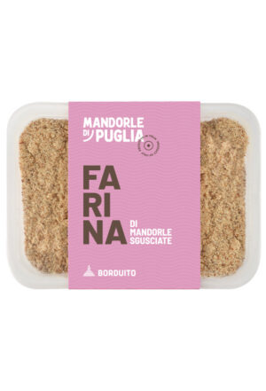 Farina di mandorle sgusciate